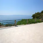 Family Friendly Seaside Cove Rapak, Hvar - 12779 Apartmán *