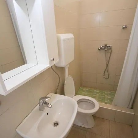 Apartment Family Friendly Seaside Cove Rapak, Hvar - 12779