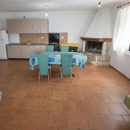 Apartment Family Friendly Seaside Cove Rapak, Hvar - 12779