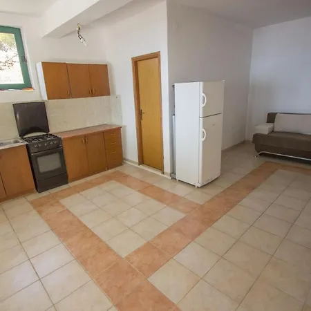Apartment Family Friendly Seaside Cove Rapak, Hvar - 12779