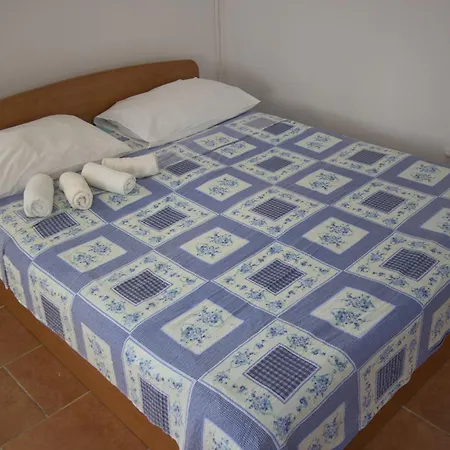 Family Friendly Seaside Cove Rapak, Hvar - 12779 * Gdinj