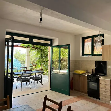 아파트 Family Friendly Seaside Cove Rapak, Hvar - 12779 Gdinj