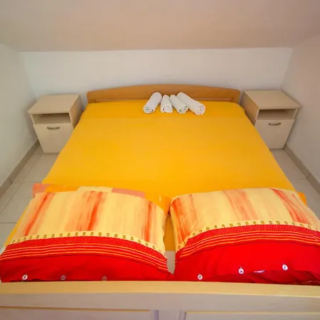Family Friendly Seaside Cove Rapak, Hvar - 12779 Gdinj
