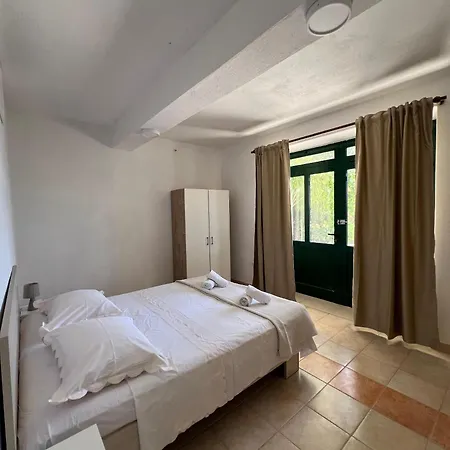 Apartment Family Friendly Seaside Cove Rapak, Hvar - 12779