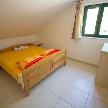 아파트 Family Friendly Seaside Cove Rapak, Hvar - 12779 Gdinj