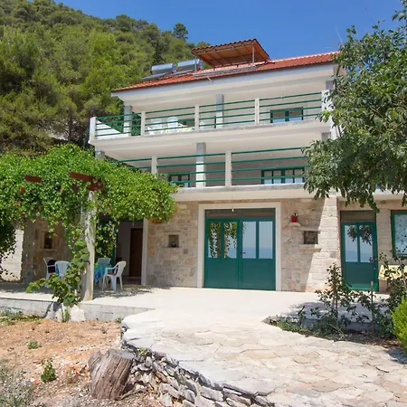 Family Friendly Seaside Cove Rapak, Hvar - 12779 Apartment Gdinj