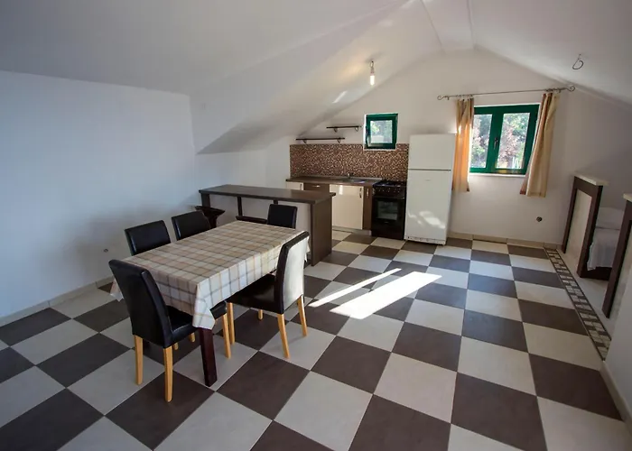 דירה Family Friendly Seaside Cove Rapak, Hvar - 12779 *