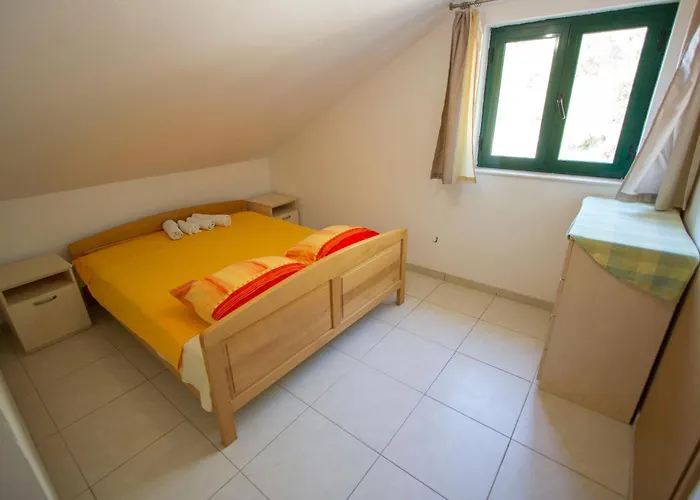 דירה Family Friendly Seaside Cove Rapak, Hvar - 12779 Gdinj