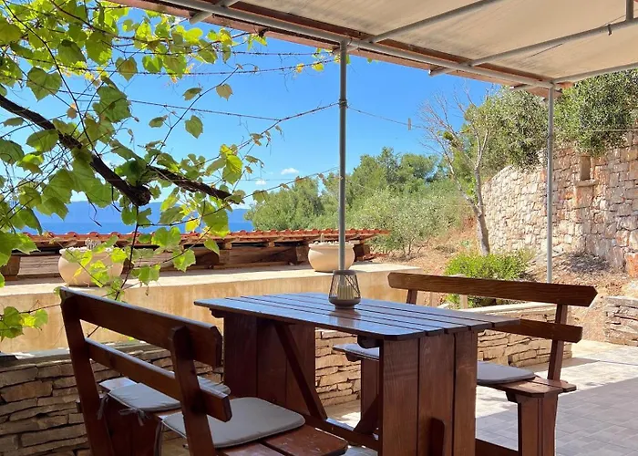 Family Friendly Seaside Cove Rapak, Hvar - 12779 * Gdinj